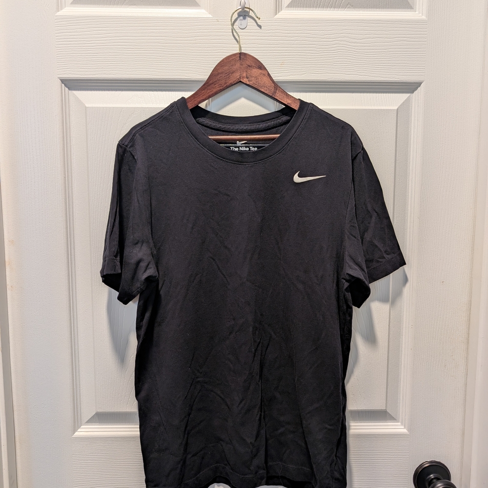 Nike Men's Black T-Shirt